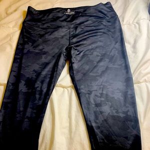90 Degree by Reflex high waisted camo leggings XL